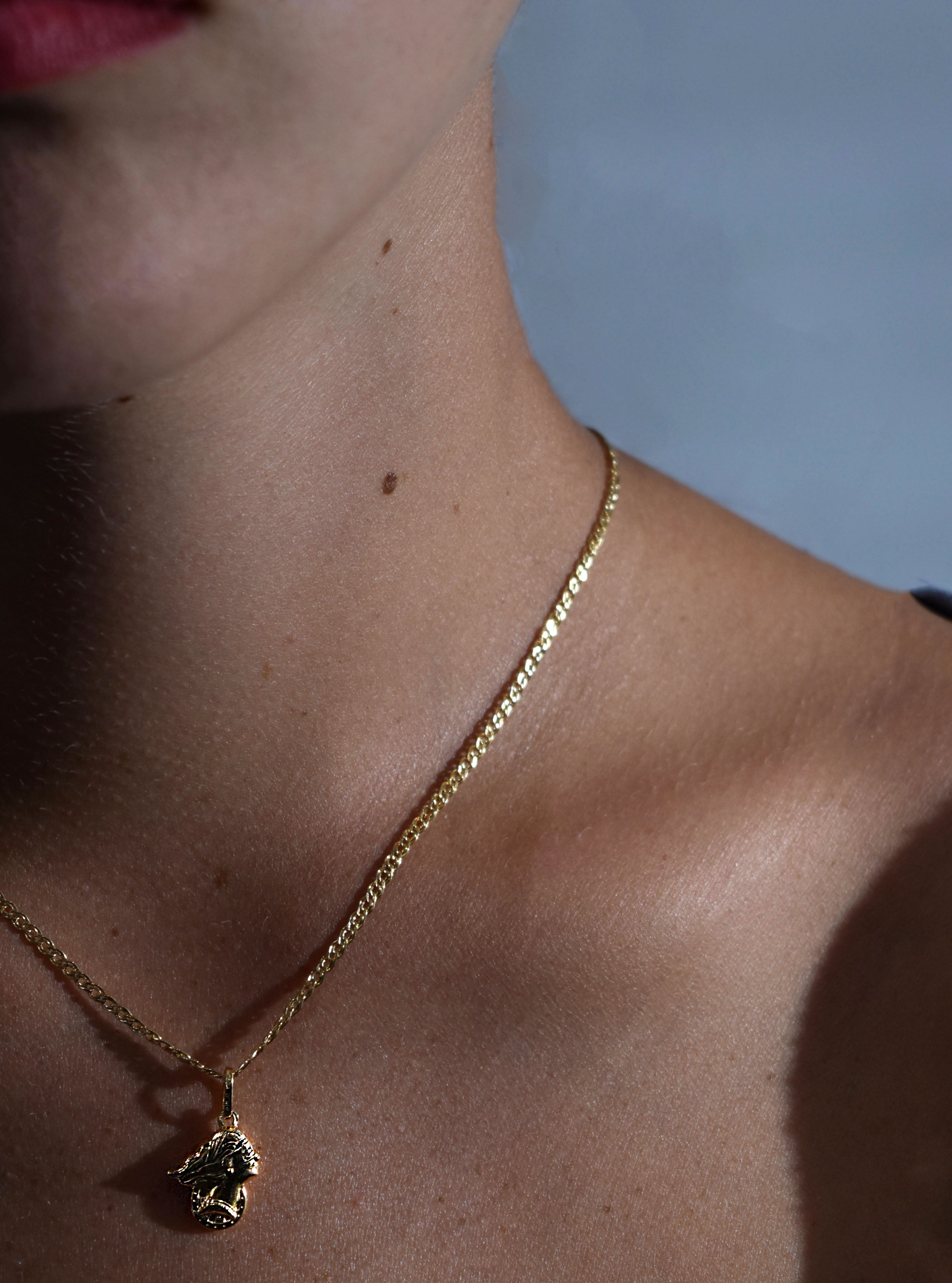 Dea Bendata Pendant